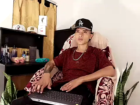 Edward Milleer online show from 10.26.25