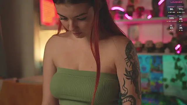 Snapshot of Charmings_054 chatting on 02.07.25 Charmings 054 online show from 02.07.25