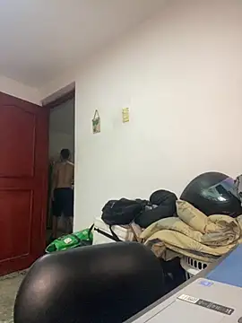 Snapshot of Jestebanano chatting on 10.28.25 Jestebanano online show from 10.28.25