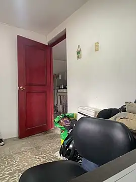 Snapshot of Jestebanano chatting on 10.30.25 Jestebanano online show from 10.30.25