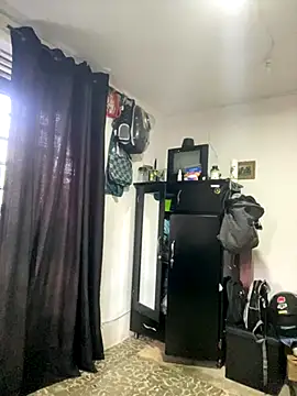 Jestebanano online show from 12.21.25