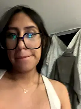 AleFantasy0001 online show from 10.30.25