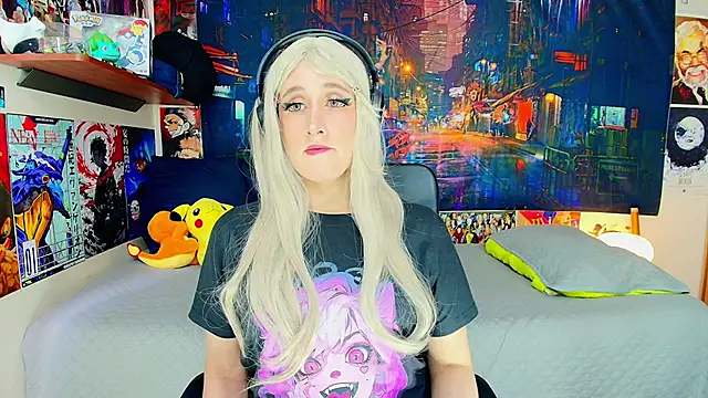 Snapshot of HakuRukushka chatting on 11.03.25 HakuRukushka online show from 11.03.25