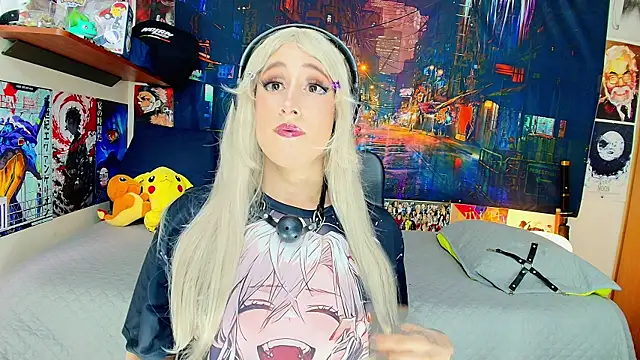 Snapshot of HakuRukushka chatting on 11.05.25 HakuRukushka online show from 11.05.25