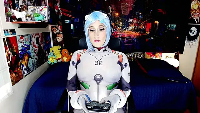 Snapshot of HakuRukushka chatting on 11.19.25 HakuRukushka online show from 11.19.25