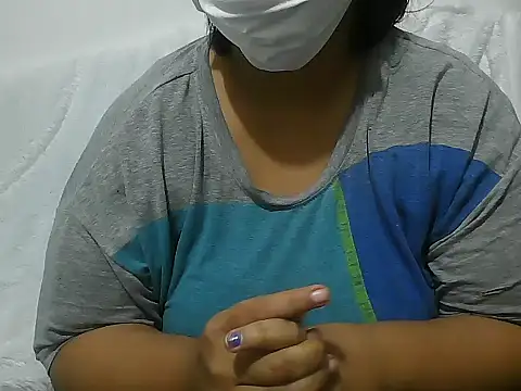 Snapshot of Queen_of_boobs01 chatting on 01.08.25 Queen of boobs01 online show from 01.08.25