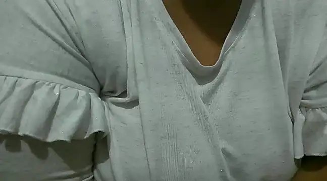 Snapshot of Queen_of_boobs01 chatting on 01.31.25 Queen of boobs01 online show from 01.31.25