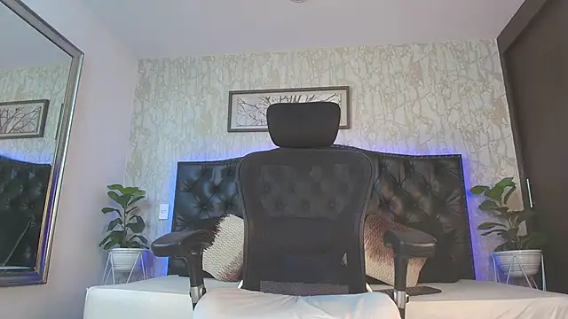 Snapshot of MattDevon chatting on 02.21.26 MattDevon online show from 02.21.26