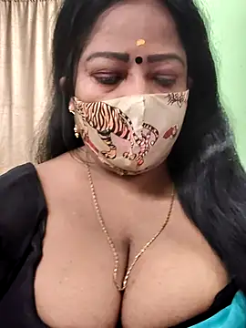Snapshot of maniisha chatting on 10.17.25 maniisha online show from 10.17.25
