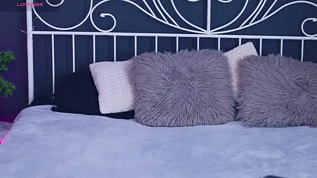 MissLilaa online show from 01.14.26