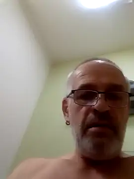 Snapshot of geilerschwanz64 chatting on 12.24.24 geilerschwanz64 online show from 12.24.24