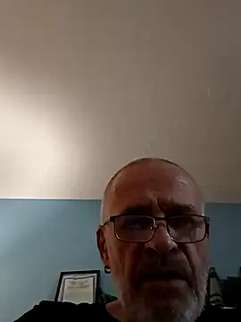 Snapshot of geilerschwanz64 chatting on 01.17.25 geilerschwanz64 online show from 01.17.25