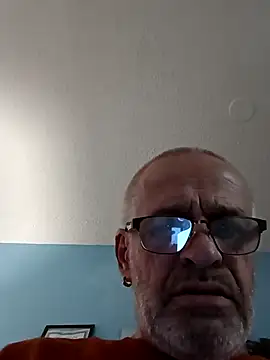 Snapshot of geilerschwanz64 chatting on 01.24.25 geilerschwanz64 online show from 01.24.25