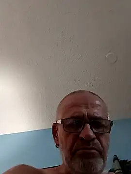 Snapshot of geilerschwanz64 chatting on 02.06.25 geilerschwanz64 online show from 02.06.25