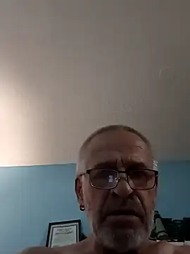 Snapshot of geilerschwanz64 chatting on 02.26.25 geilerschwanz64 online show from 02.26.25