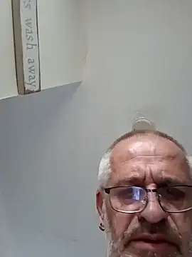 Snapshot of geilerschwanz64 chatting on 03.15.25 geilerschwanz64 online show from 03.15.25