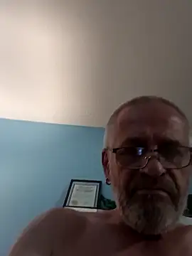Snapshot of geilerschwanz64 chatting on 03.17.25 geilerschwanz64 online show from 03.17.25