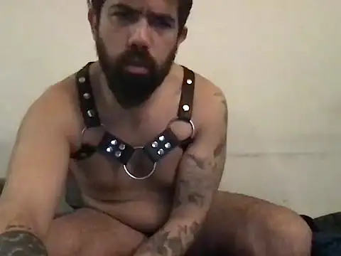 Snapshot of latin-35 chatting on 09.23.25 latin-35 online show from 09.23.25