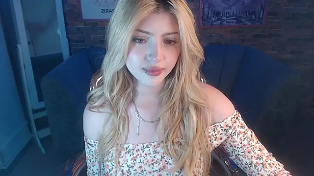 Snapshot of Kitty_fox_b chatting on 12.23.24 Kitty fox b online show from 12.23.24