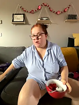 Snapshot of Tallulah-mae-xoxox chatting on 09.11.25 Tallulah-mae-xoxox online show from 09.11.25