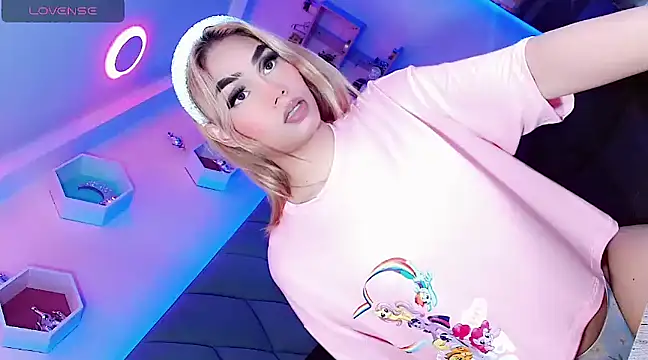 Hallyhott online show from 12.19.24