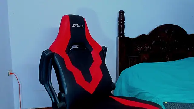 Snapshot of mike_shelby21 chatting on 12.17.25 mike shelby21 online show from 12.17.25