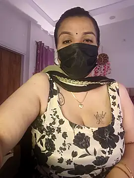 Snapshot of Archi-07 chatting on 11.02.25 Archi-07 online show from 11.02.25