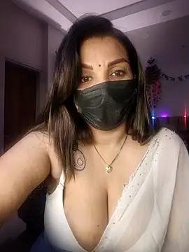 Snapshot of Archi-07 chatting on 11.17.25 Archi-07 online show from 11.17.25