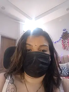 Snapshot of Archi-07 chatting on 11.21.25 Archi-07 online show from 11.21.25