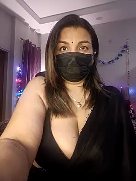 Snapshot of Archi-07 chatting on 11.27.25 Archi-07 online show from 11.27.25