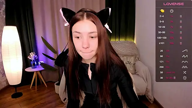 Snapshot of MilliBrown_ chatting on 01.28.25 MilliBrown online show from 01.28.25