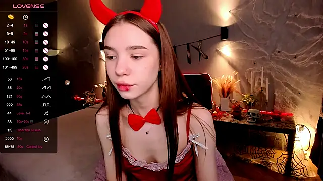 Snapshot of MilliBrown_ chatting on 10.24.25 MilliBrown online show from 10.24.25