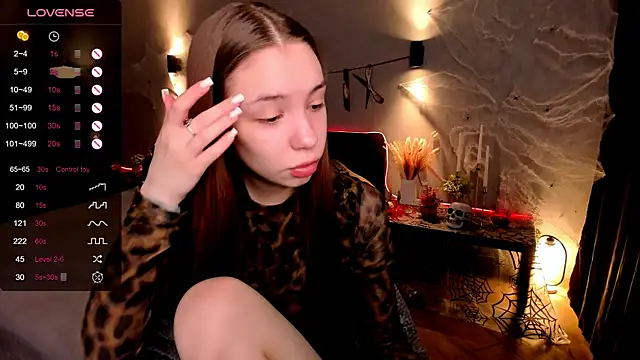 Snapshot of MilliBrown_ chatting on 11.01.25 MilliBrown online show from 11.01.25