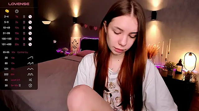 Snapshot of MilliBrown_ chatting on 11.10.25 MilliBrown online show from 11.10.25