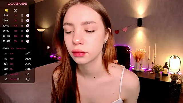 Snapshot of MilliBrown_ chatting on 11.16.25 MilliBrown online show from 11.16.25