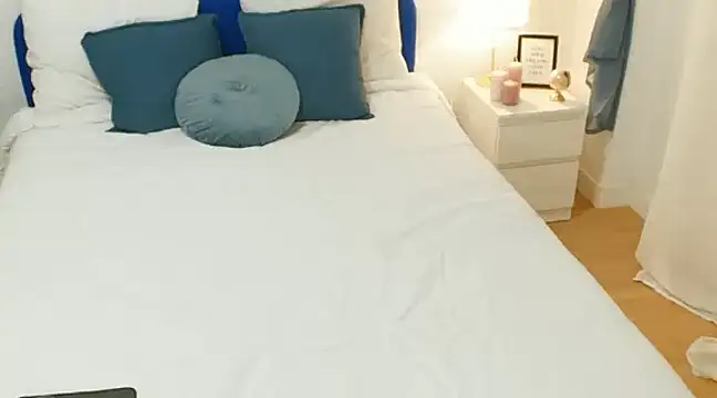 IamCrystal2 online show from 03.06.25