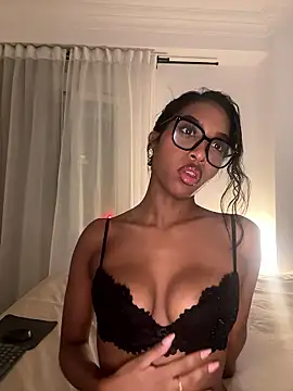 IamCrystal2 online show from 01.19.26