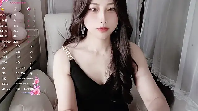 Snapshot of Blossom-666 chatting on 01.08.25 Blossom-666 online show from 01.08.25