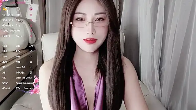 Snapshot of Blossom-666 chatting on 02.23.25 Blossom-666 online show from 02.23.25