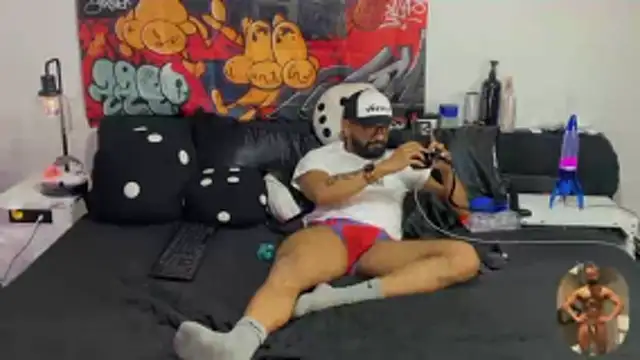Snapshot of HORNYMEXDAD chatting on 10.16.25 HORNYMEXDAD online show from 10.16.25