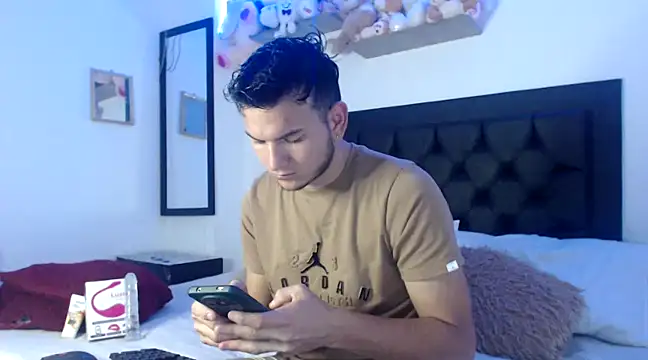 Snapshot of Latin_Boy24 chatting on 01.29.25 Latin Boy24 online show from 01.29.25