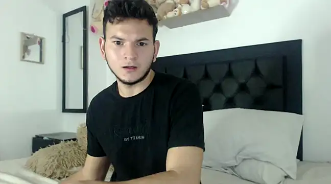 Snapshot of Latin_Boy24 chatting on 02.12.25 Latin Boy24 online show from 02.12.25