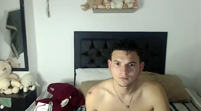 Snapshot of Latin_Boy24 chatting on 02.23.25 Latin Boy24 online show from 02.23.25