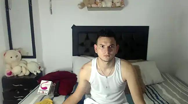 Snapshot of Latin_Boy24 chatting on 02.25.25 Latin Boy24 online show from 02.25.25