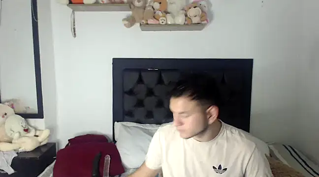 Snapshot of Latin_Boy24 chatting on 02.28.25 Latin Boy24 online show from 02.28.25