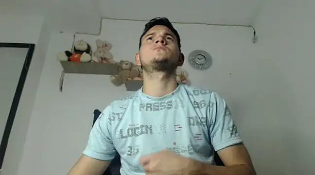 Snapshot of Latin_Boy24 chatting on 03.04.25 Latin Boy24 online show from 03.04.25