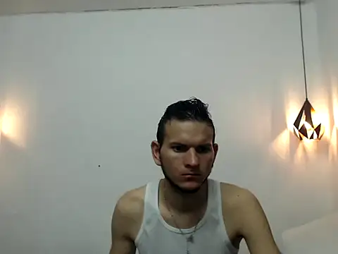 Snapshot of Latin_Boy24 chatting on 09.18.25 Latin Boy24 online show from 09.18.25