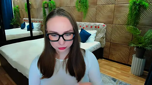 Snapshot of TrueReincarnation chatting on 04.29.26 TrueReincarnation online show from 04.29.26