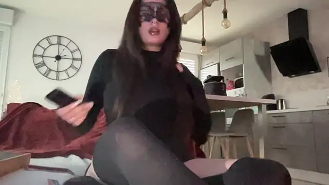 DominaCat75 online show from 12.19.24