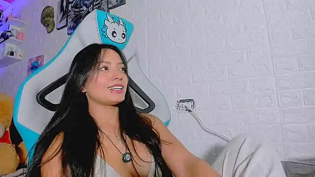 Snapshot of missycanoo chatting on 10.01.25 missycanoo online show from 10.01.25